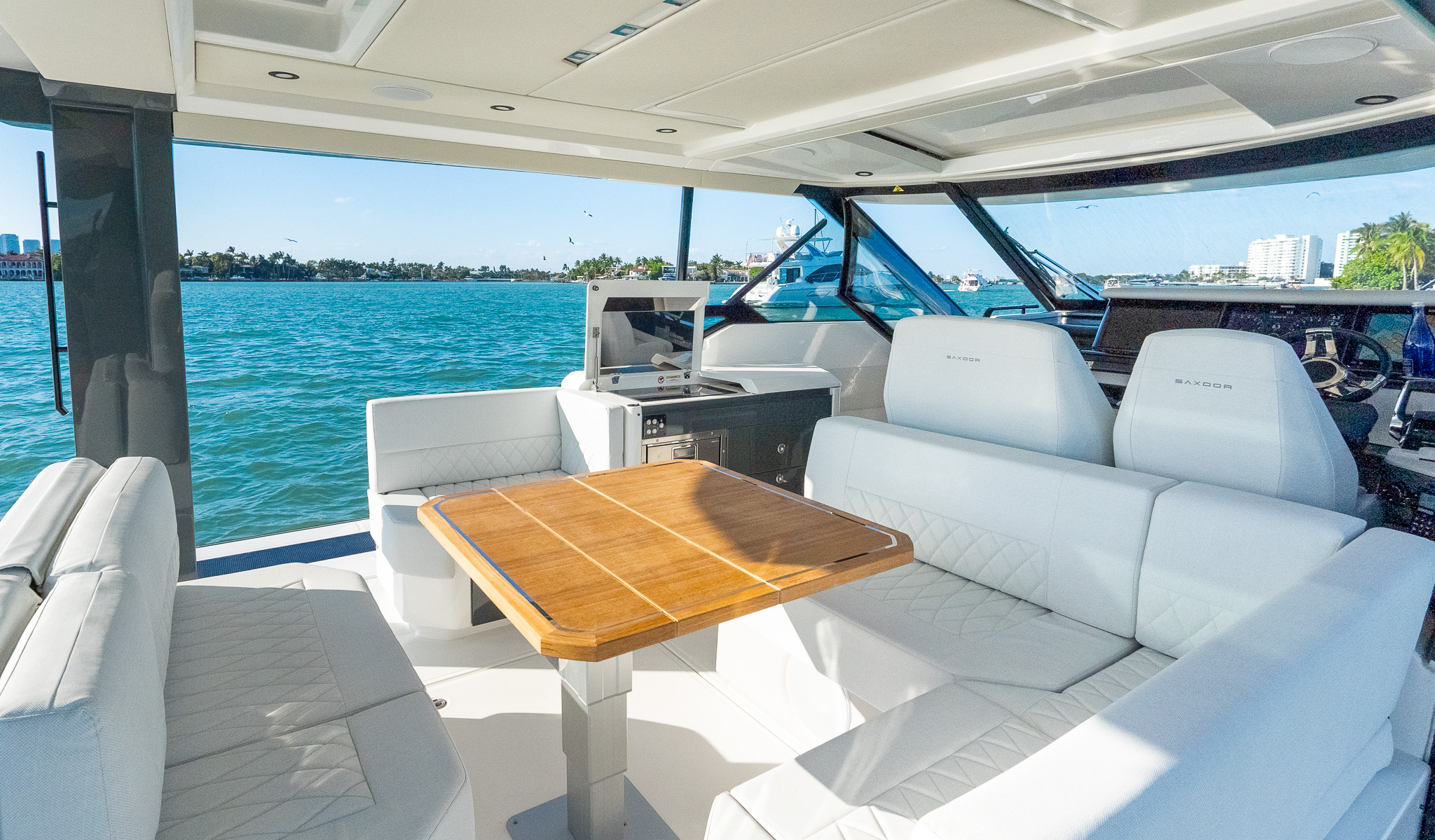 Yacht Photo 7